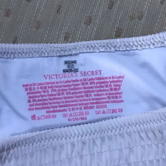 VICTORIAS Secret bikini bottom smocked finish - Picture 7 of 8